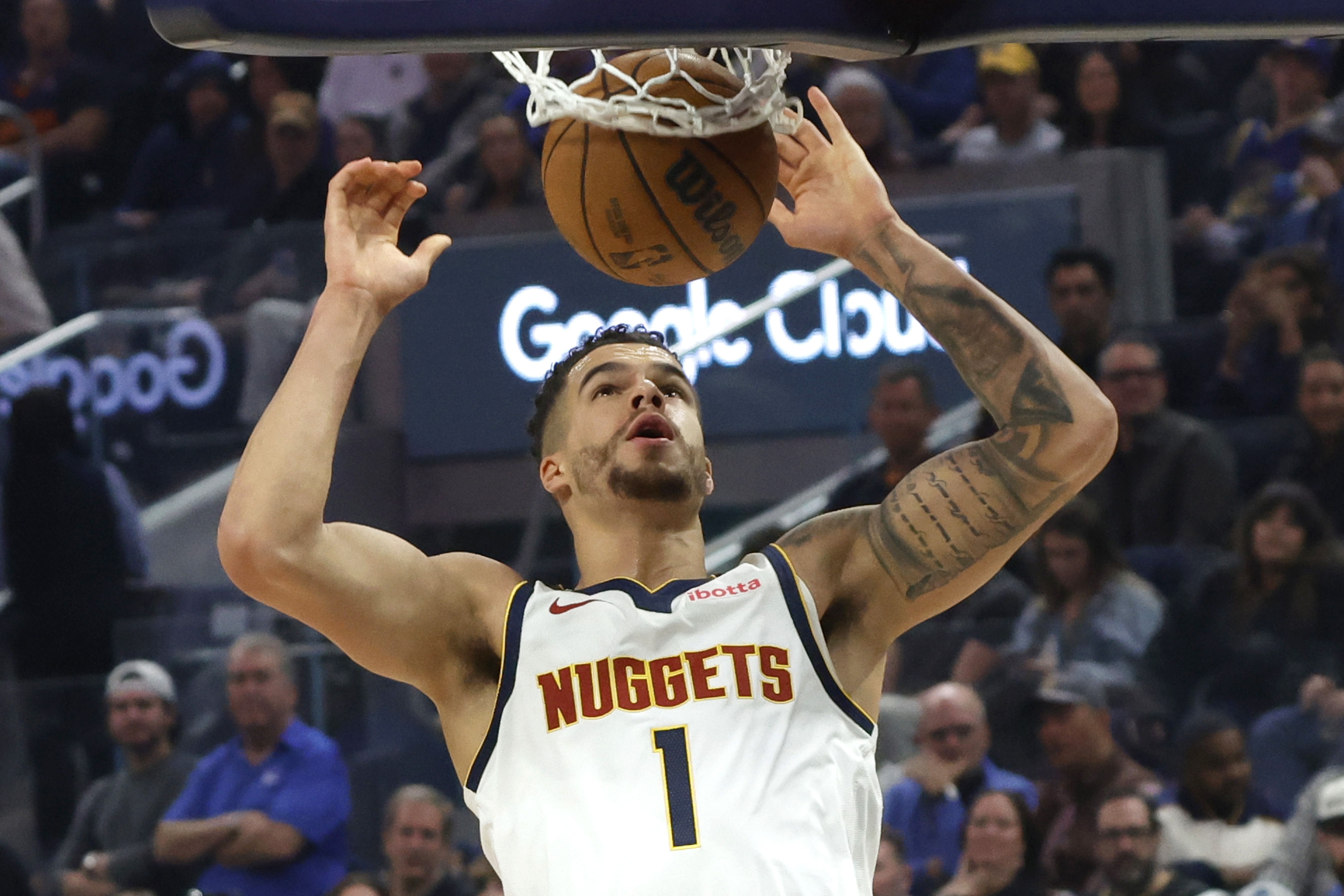 波特：曾让装备经理帮我把电话给湖人啦啦队员 并成功和她在一起